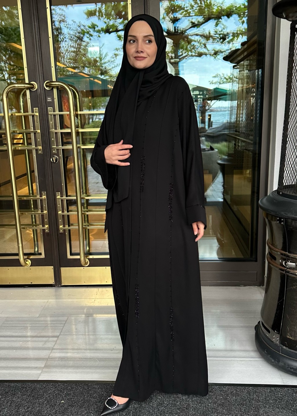 Aura Taşlı Abaya Siyah