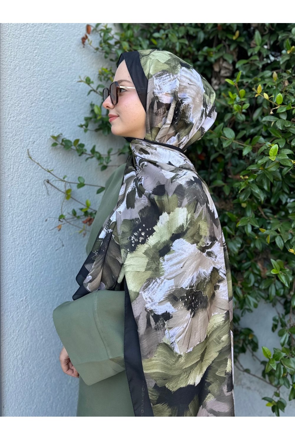 Çiçek Desenli Şal Haki