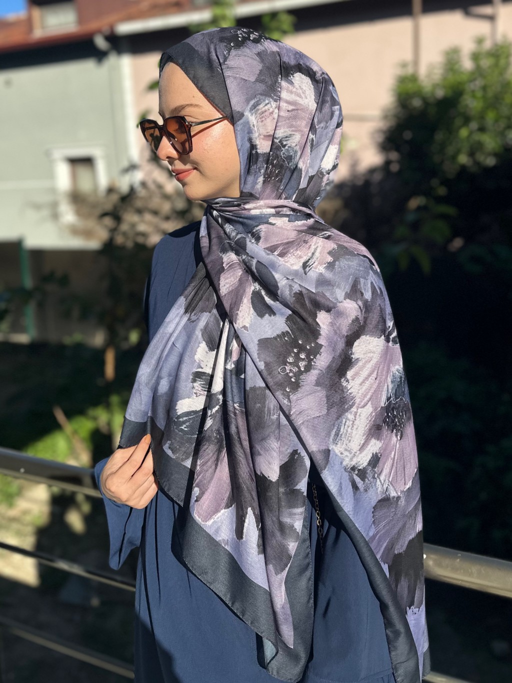 Çiçek Desenli Şal Lacivert