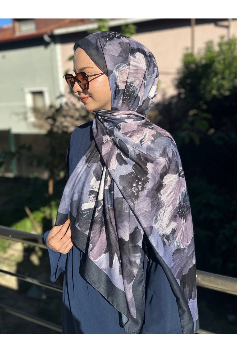 Çiçek Desenli Şal Lacivert