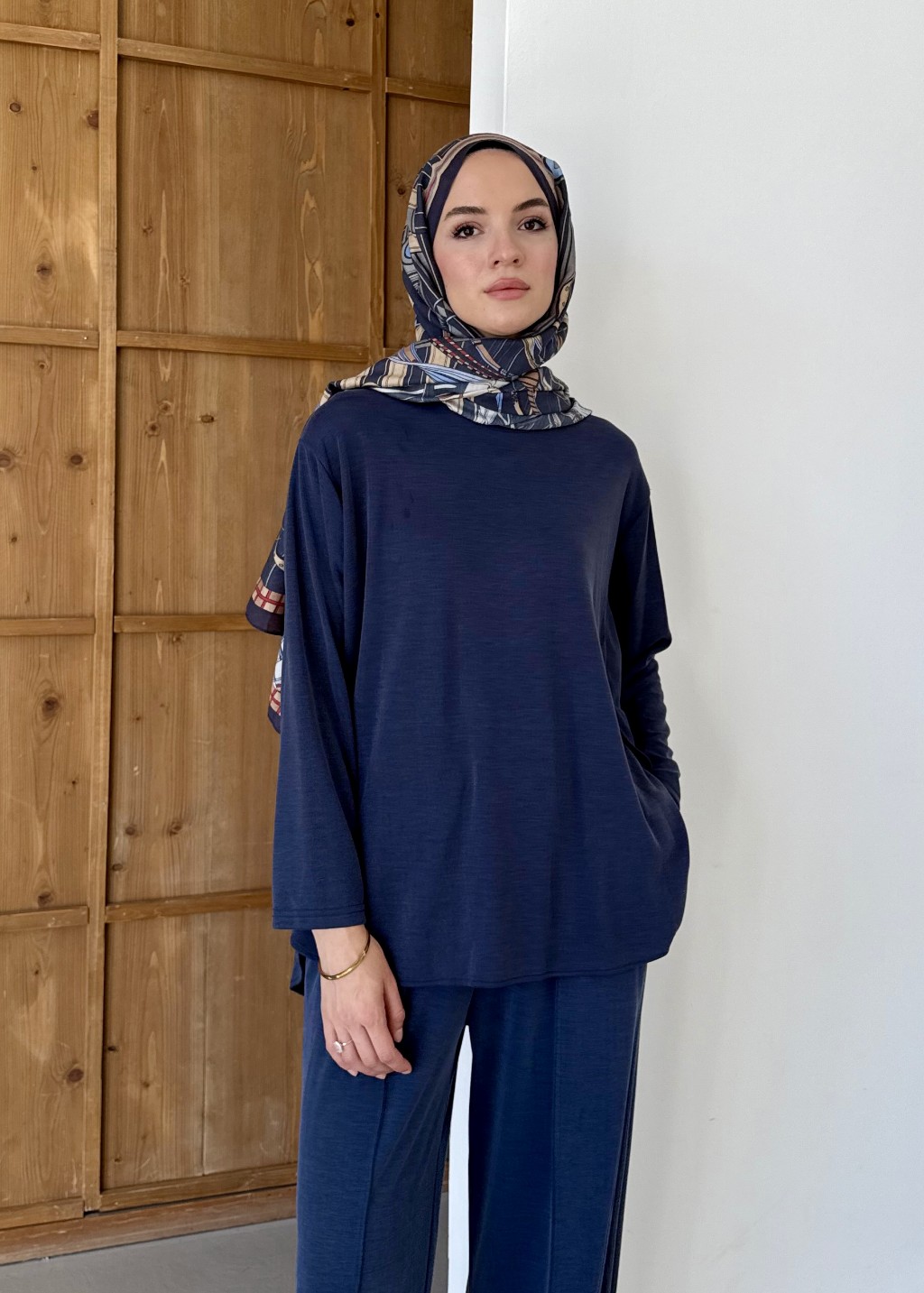 Yanı Yırtmaçlı Takım Lacivert